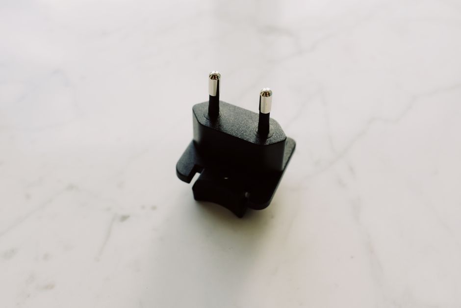 Travel Adapter using a shared calendar — smart-life · Gadgets