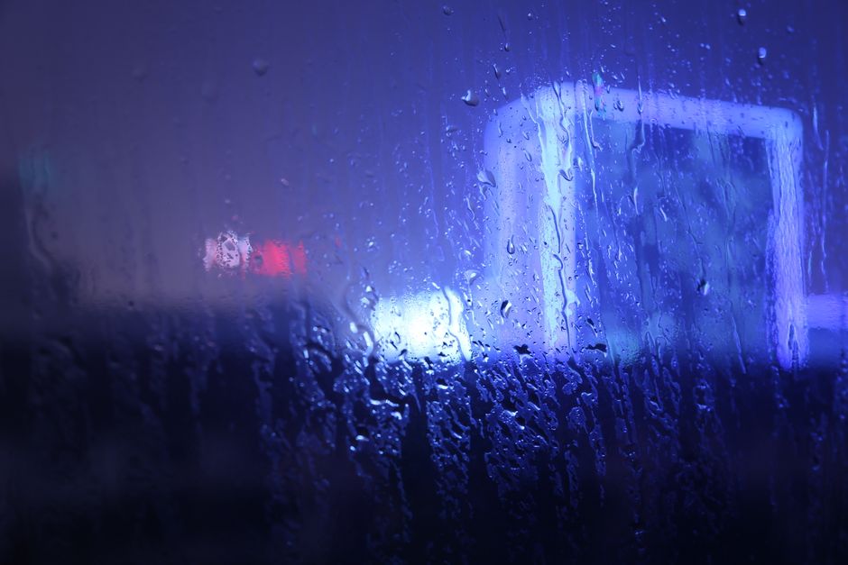 Rainy-Window Frame with a layered-paper effect — diy-creativity · Photography