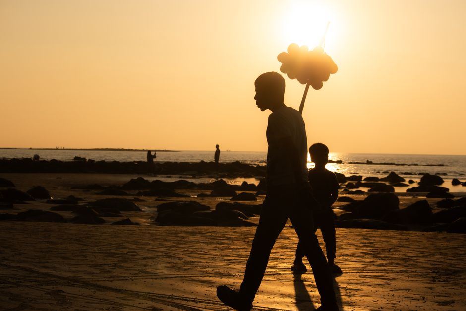 Golden-Hour Silhouette with a watercolor layer — diy-creativity · Photography