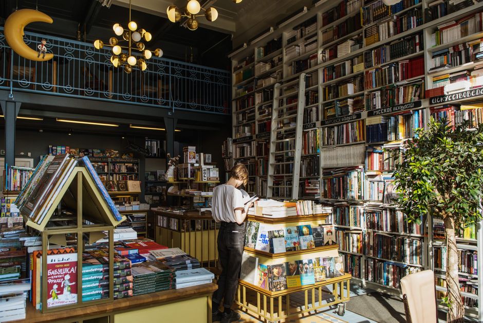 Bookstore Challenge around a quick team challenge — entertainment · Date Nights