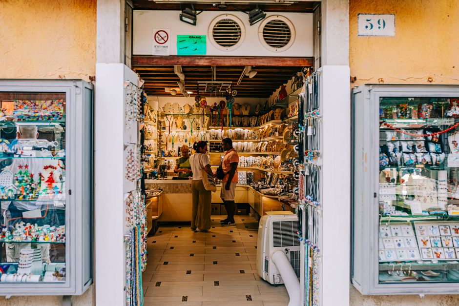 Browse A Local Market with a local dessert stop — travel · Things to Do