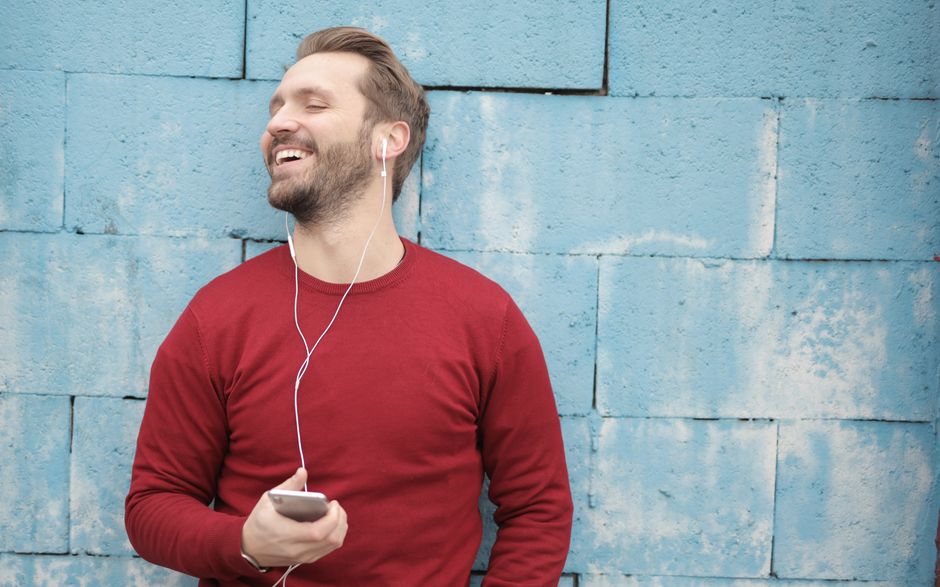 One-Minute Listening with a gentle stretch — wellness · Mindfulness