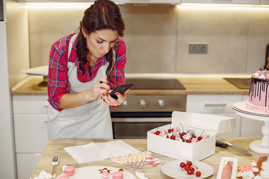 Cake Decorating Station for a relaxed brunch — celebrations · Birthdays