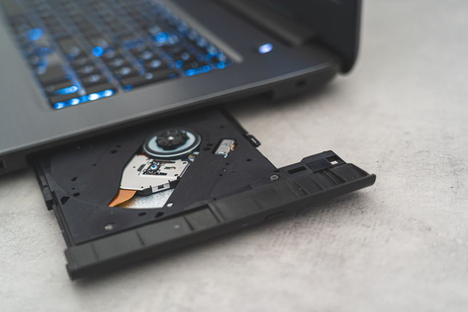 Laptop Battery Care for a travel-ready setup — smart-life · Technology