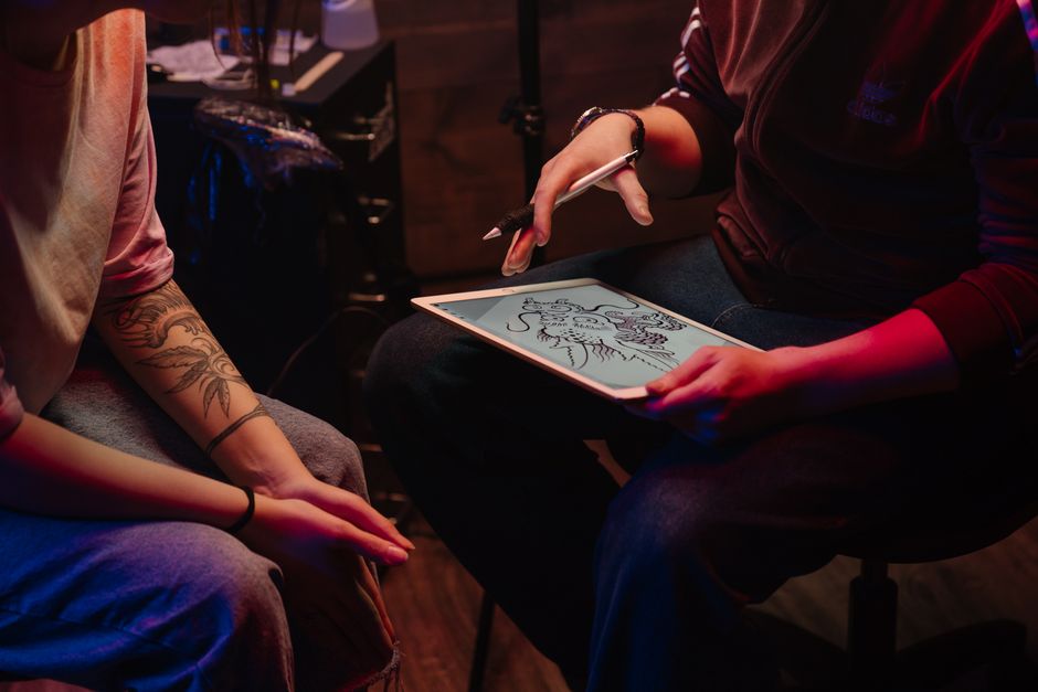 Coloring Session during a digital detox — wellness · Relaxation