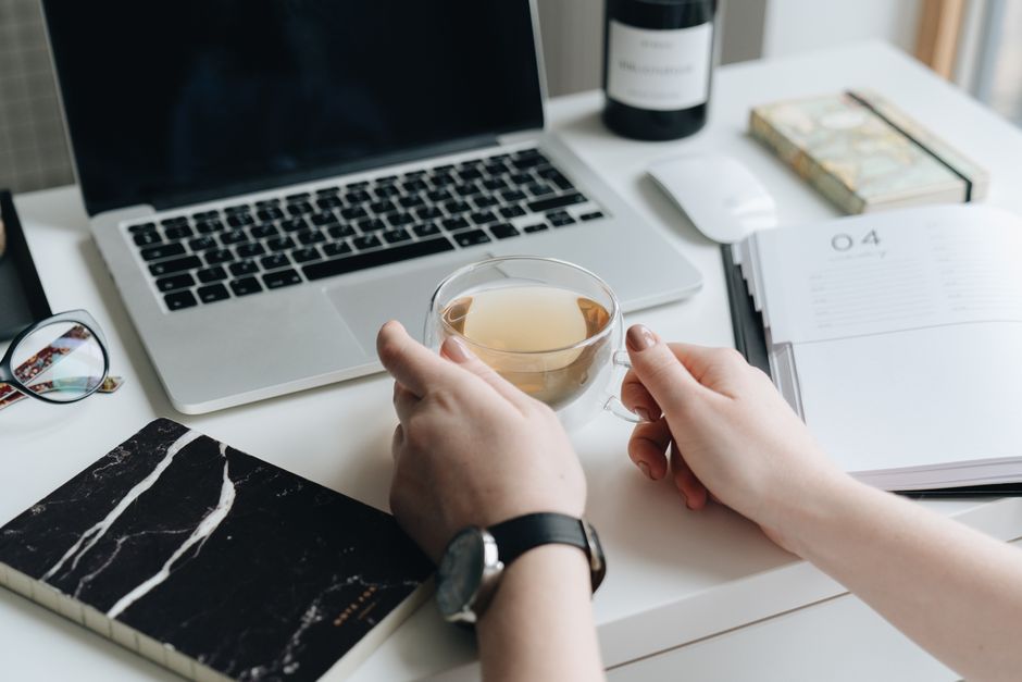 Screen-Break Schedule during a morning transition — wellness · Healthy Lifestyle