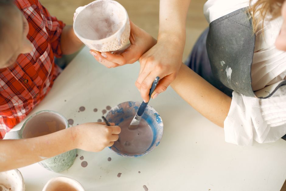 Ceramic Painting for a gentle evening — lifestyle · Hobbies