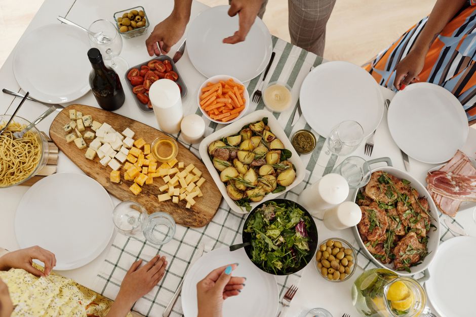 Potluck Lunch for a screen-light evening — lifestyle · Social Life
