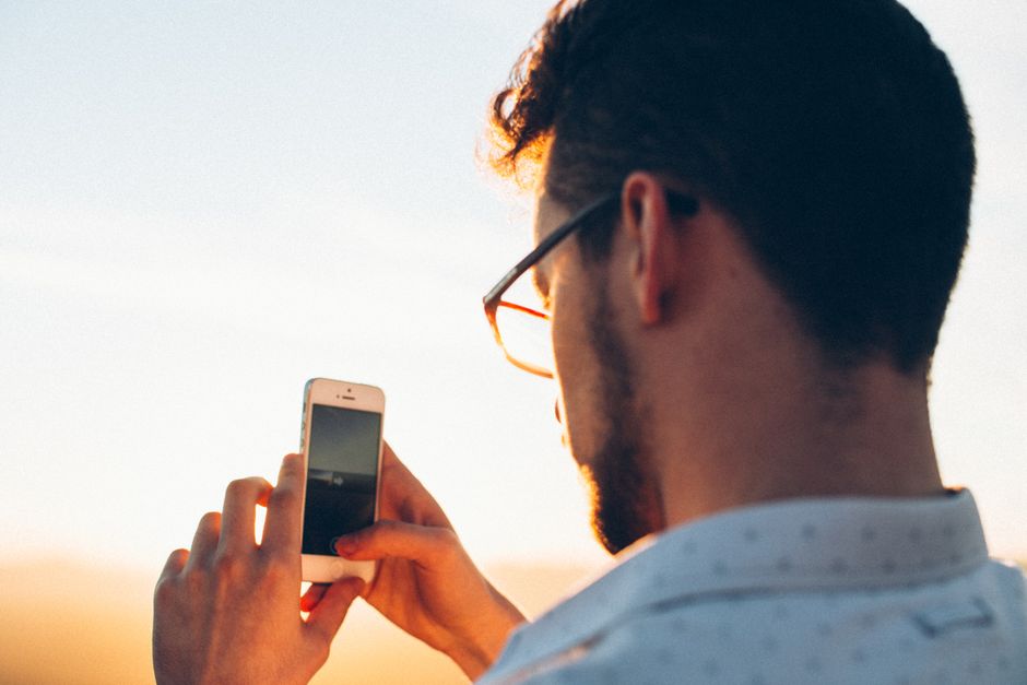 Phone-Free Opening for better evening energy — wellness · Morning Routines