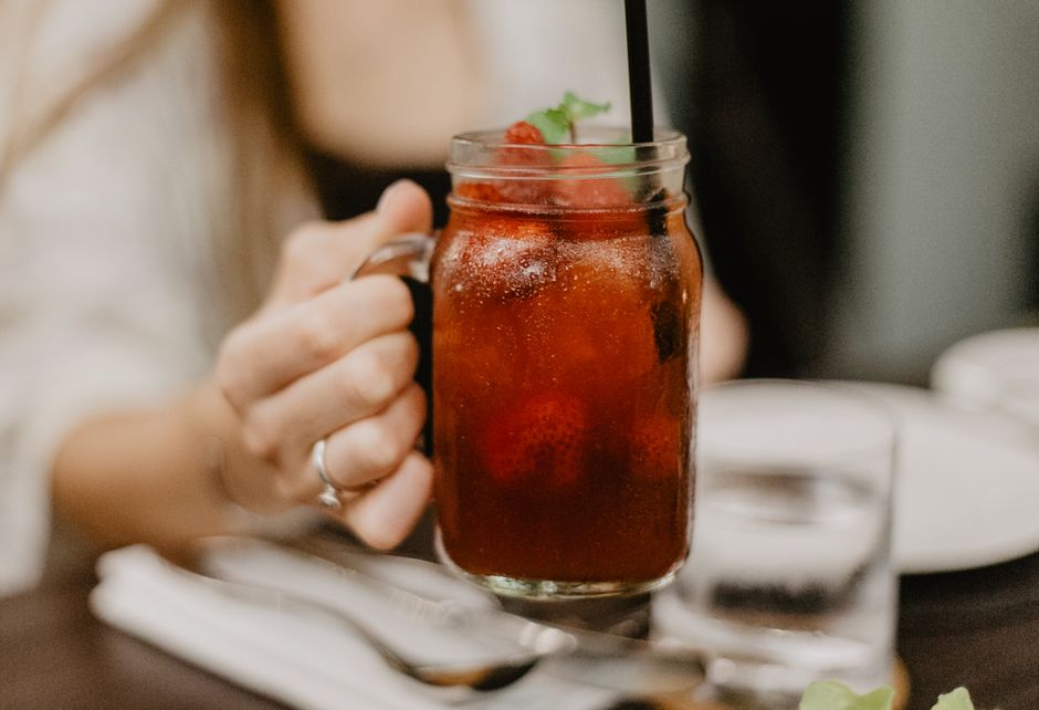 Pomegranate Mint Tea for a no-alcohol celebration — food · Drinks