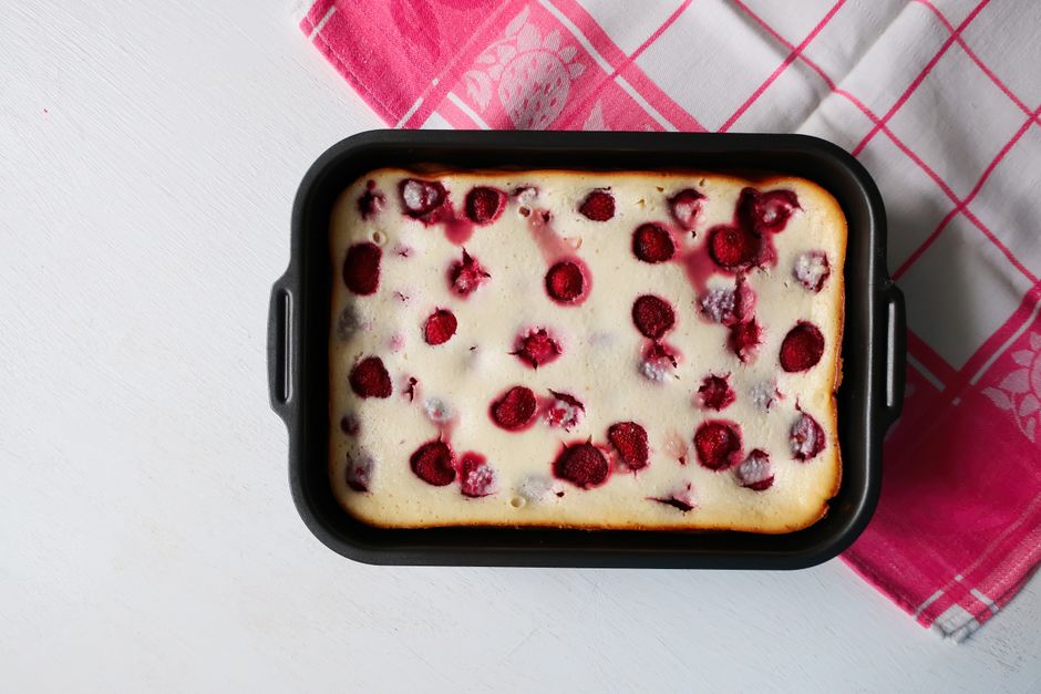 Raspberry Cheesecake Bites for bakery style weekends — food · Desserts