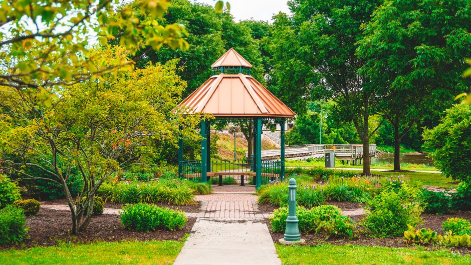 Try A Public Garden around a memorable ferry ride — travel · Things to Do