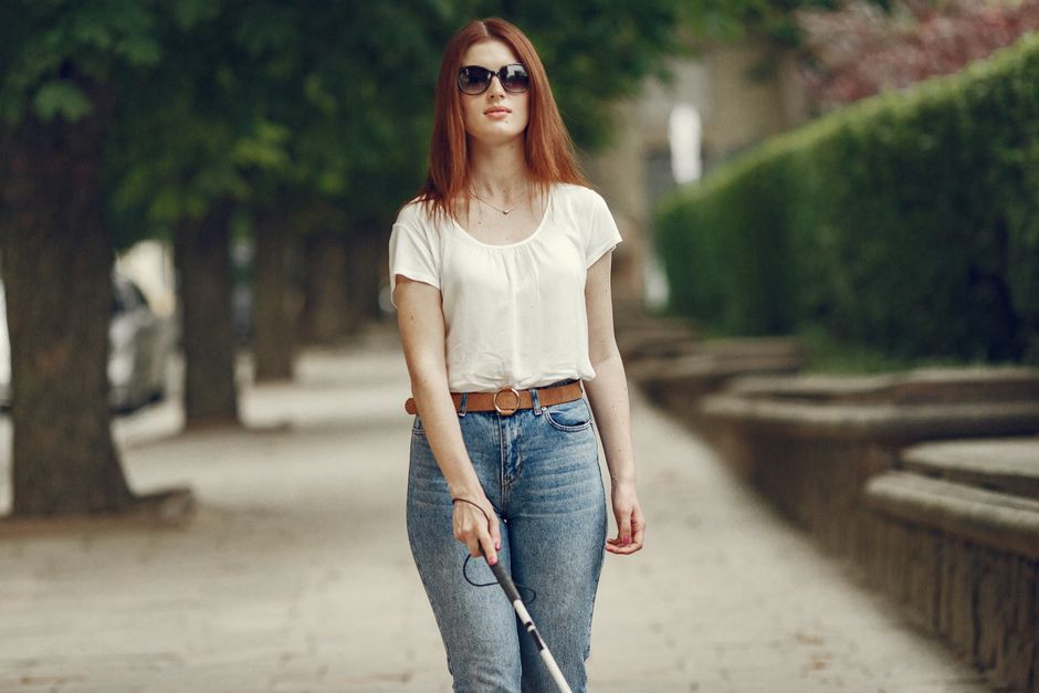 Walking Awareness with a short breathing pause — wellness · Mindfulness