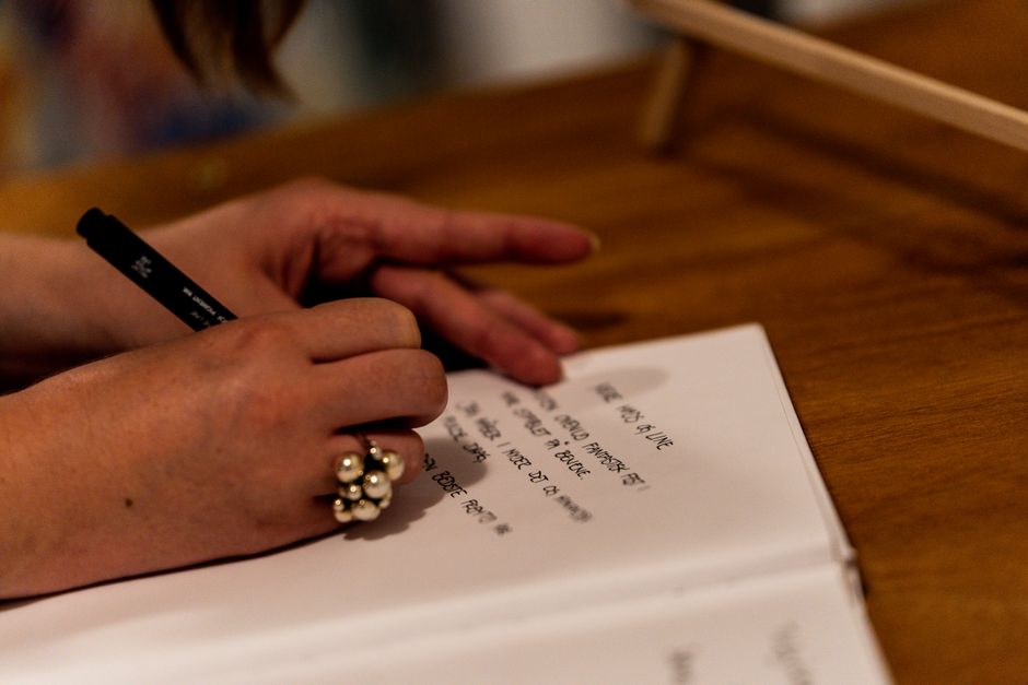 Guestbook Alternative with a surprise reveal — celebrations · Weddings