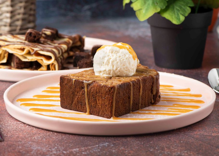Salted Caramel Brownies with cinnamon sugar — food · Desserts