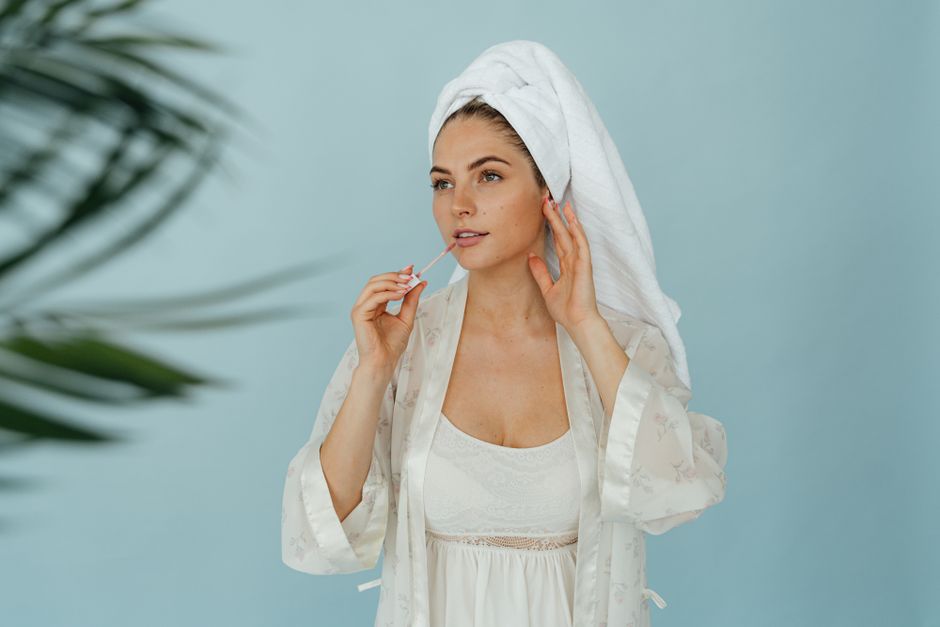 Glossy Lip Routine when your calendar feels crowded — lifestyle · Beauty