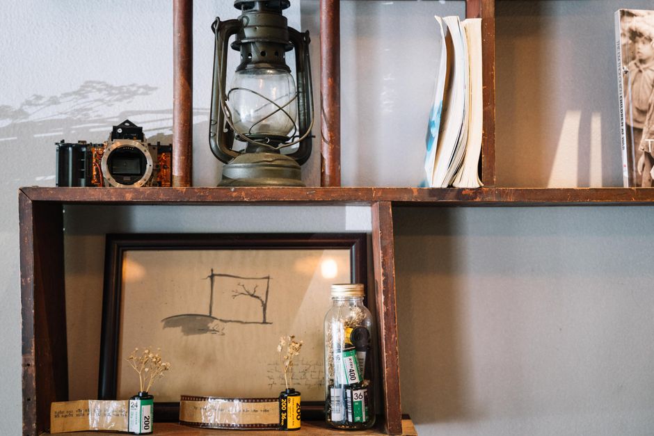 Picture Ledge for a cozy guest corner — home · Home Decor
