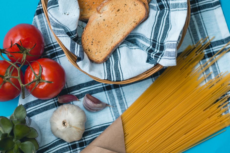 Tomato Basil Toast for a no-microwave lunch — food · Lunch Ideas