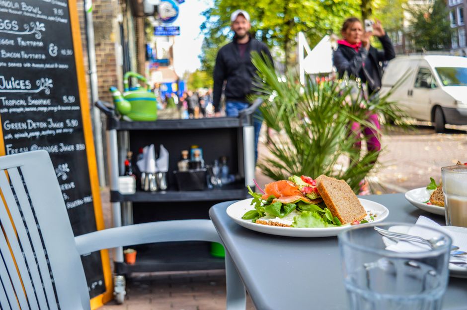Outdoor Lunch during a morning transition — wellness · Healthy Lifestyle