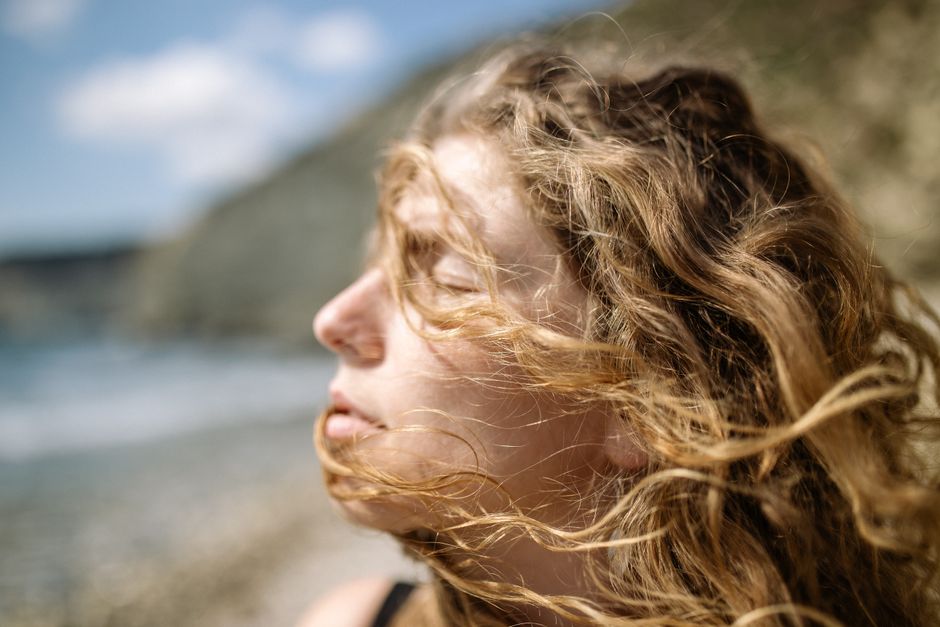 Heatless Waves for a screen-light evening — lifestyle · Beauty