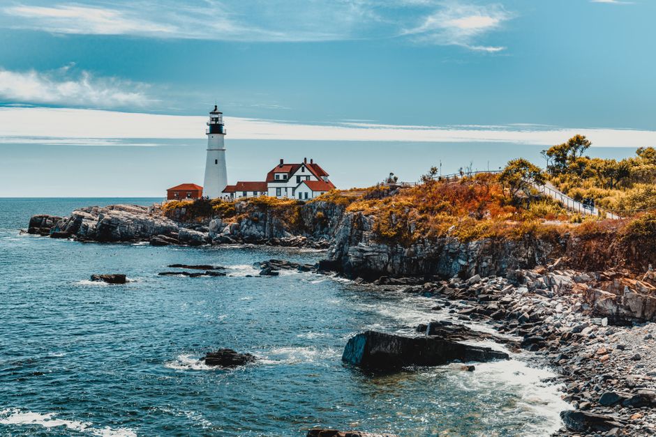 Maine Lighthouse Drive near a signature landmark — travel · USA Travel