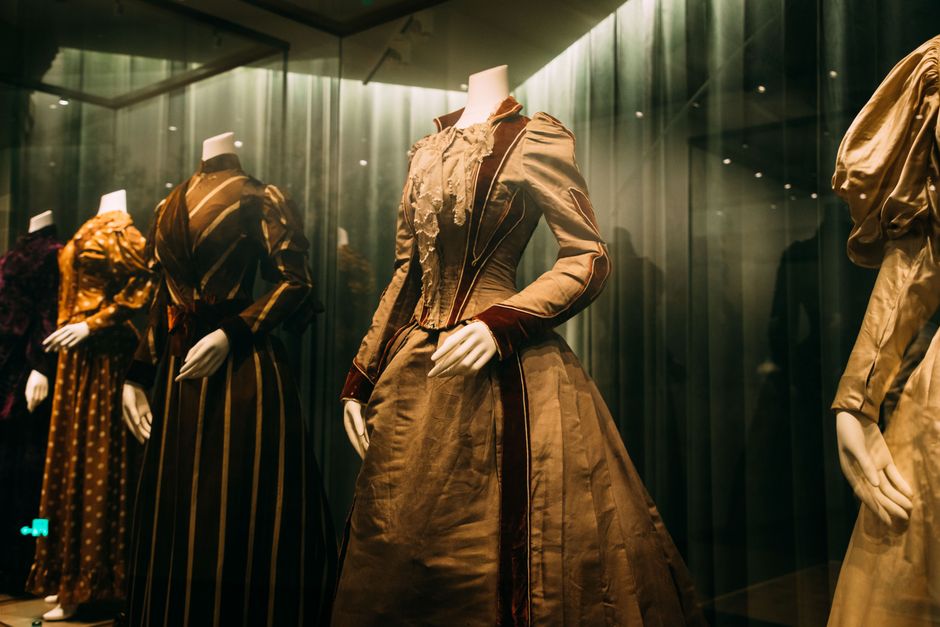 Fashion Moment Archive around a retro theme — entertainment · Pop Culture
