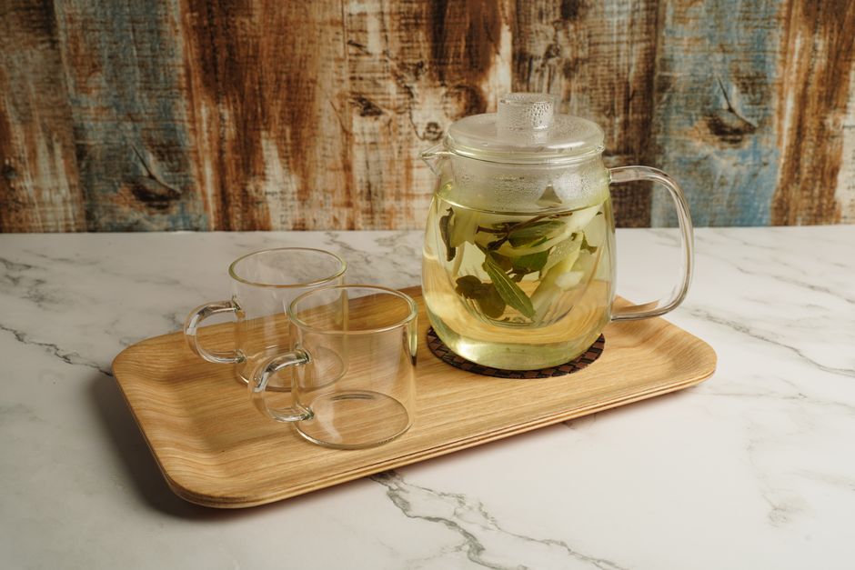 Wooden Tray with a simple stencil — home · DIY