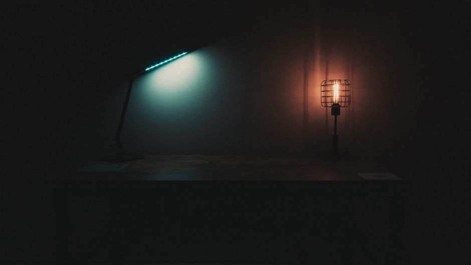 Desk Lamp with an emergency backup — smart-life · Gadgets