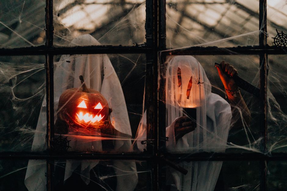 Ghost Garland with a handwritten touch — celebrations · Halloween