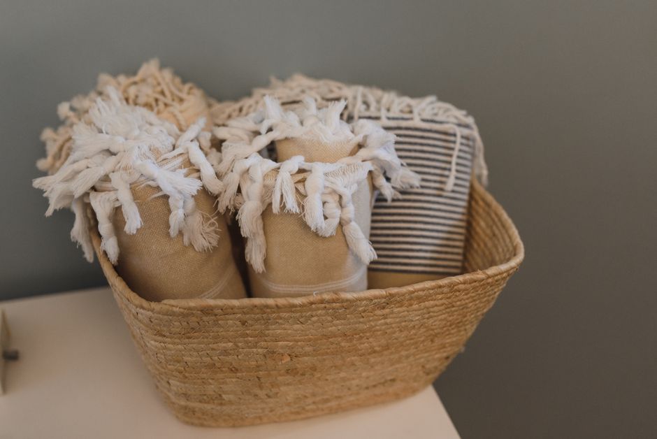 Woven Basket Accent from recycled paper — diy-creativity · Handmade Decor