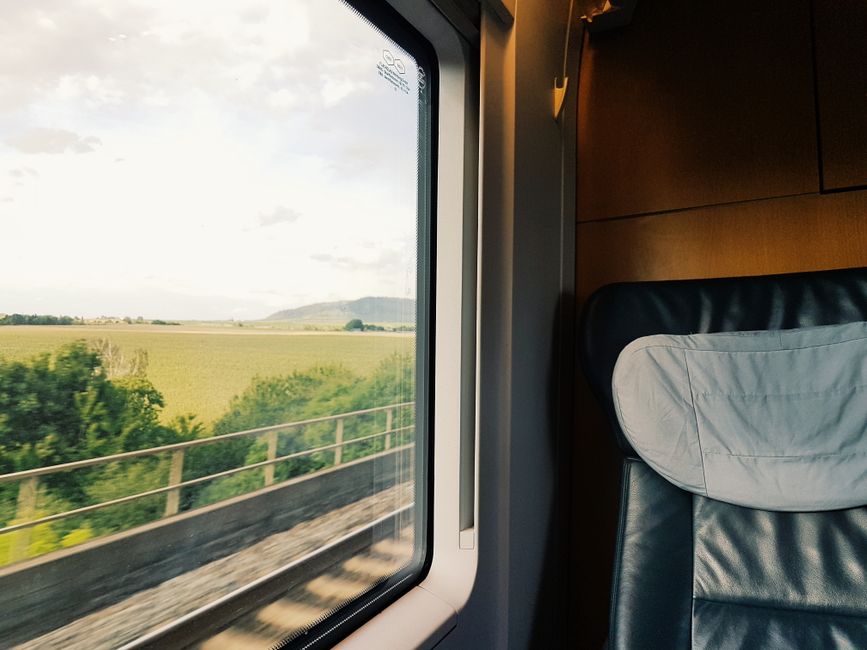 Window Seat for a small footprint — home · Interior Design