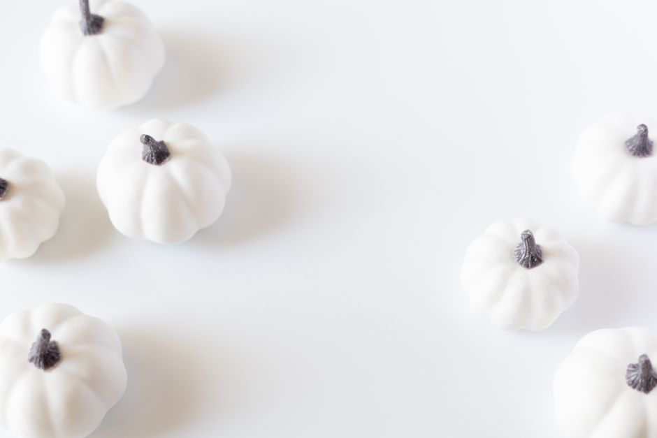 Place-Card Pumpkins with a grown-up finishing detail — celebrations · Thanksgiving