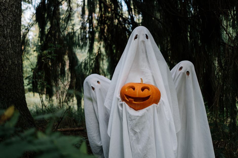 Ghost Garland with a playful party favor — celebrations · Halloween