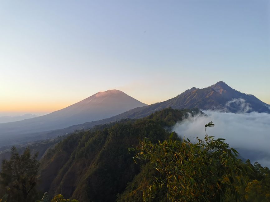Sunrise Viewpoint with a short nature break — travel · Solo Travel