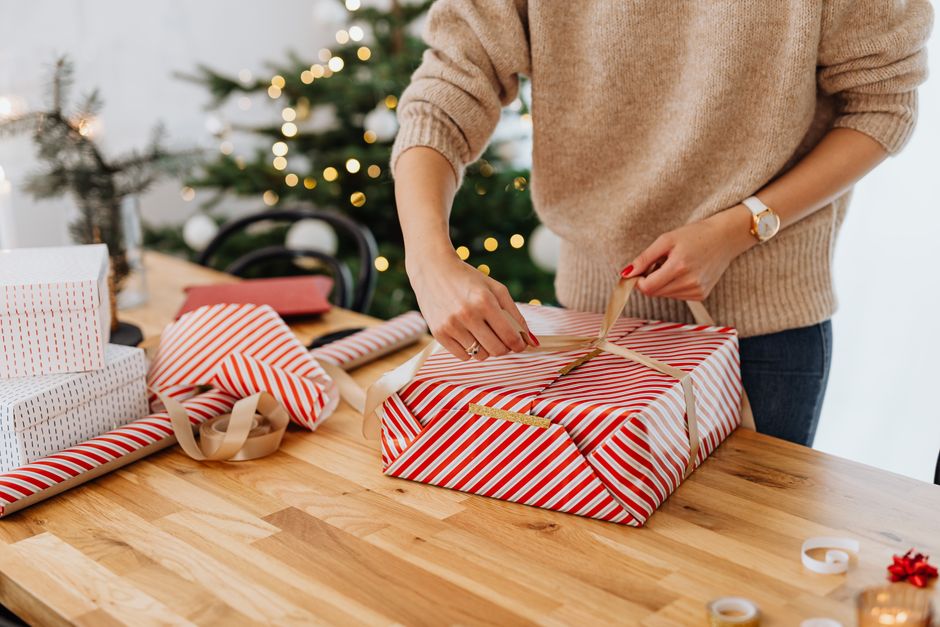 24 Gift-Wrapping Station ideas for meaningful keepsakes