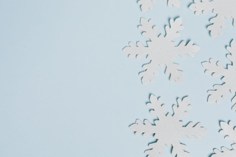 Paper Snowflake Window with a practical cleanup plan — celebrations · Christmas
