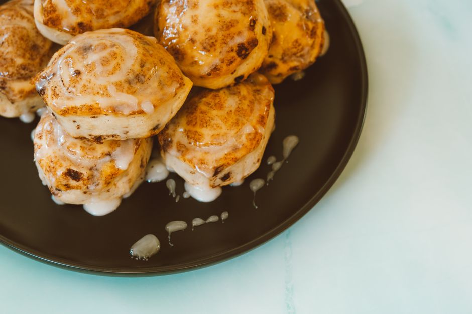 Cinnamon Roll Bites — chocolate chip cookies with warm spice — food · Baking