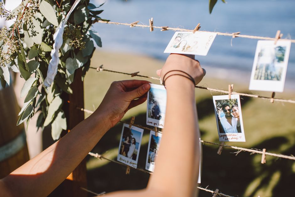 Guestbook Alternative with a DIY finishing piece — celebrations · Weddings