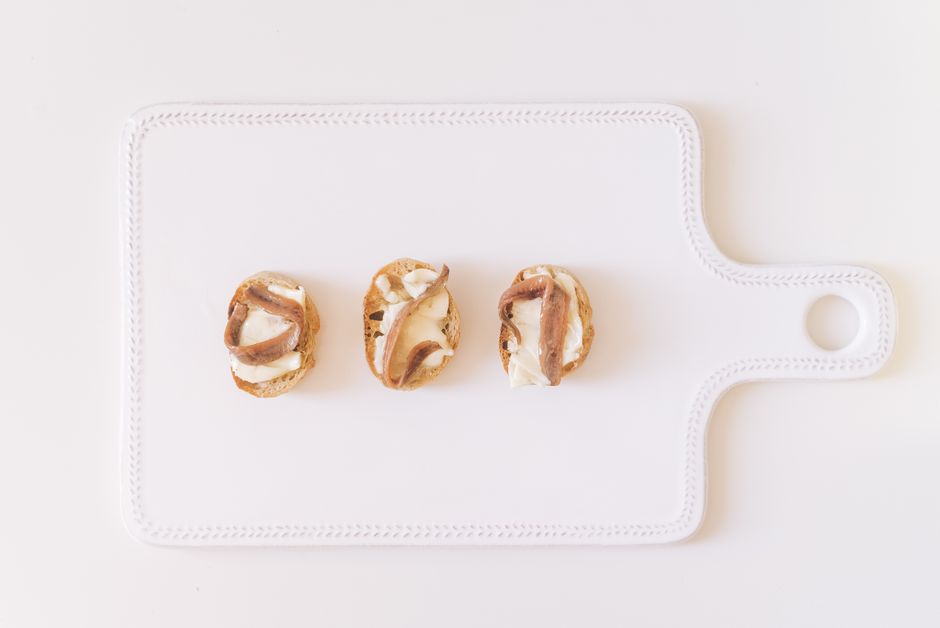 White Bean Bruschetta with a crisp slaw — food · Lunch Ideas