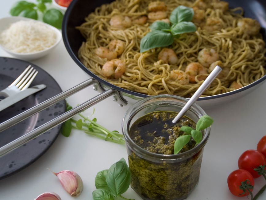 Pesto Pasta Jar with a yogurt dressing — food · Lunch Ideas