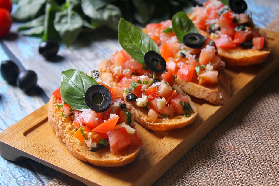 White Bean Bruschetta with a bright tomato relish — food · Lunch Ideas