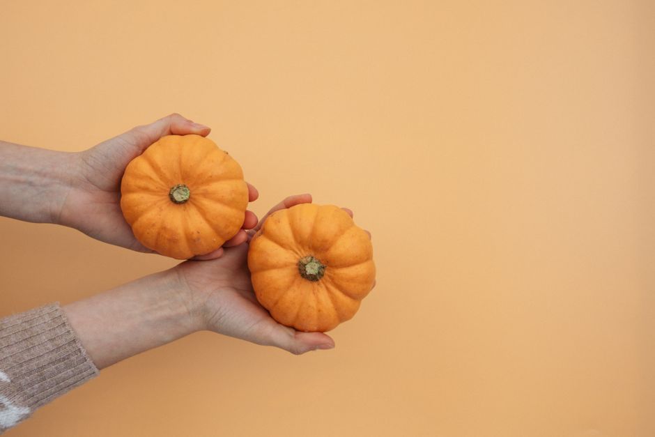 Place-Card Pumpkins for a smaller gathering — celebrations · Thanksgiving