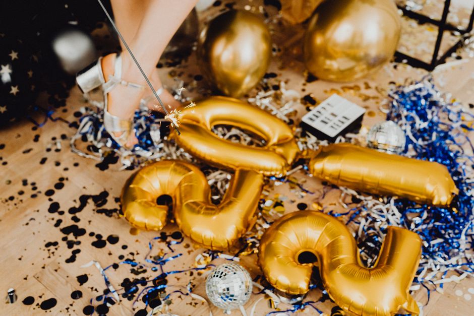keepsake new year's projects for a photo-friendly table — celebrations · New Year's