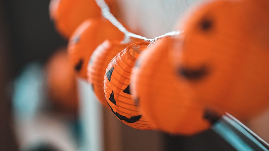 Pumpkin Doorway for a backyard table — celebrations · Halloween