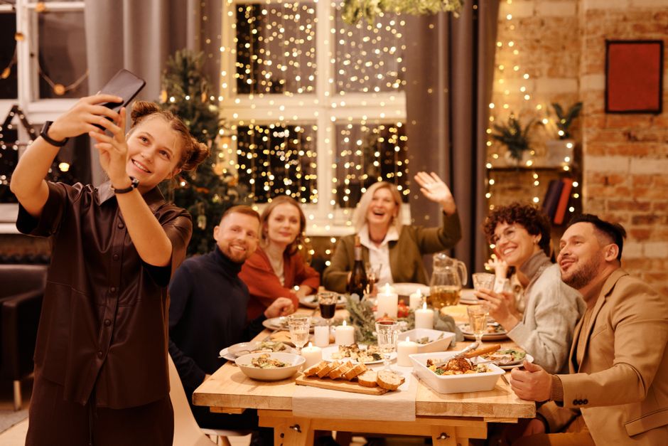 Phone-Free Dinner for a gentle evening — lifestyle · Relationships