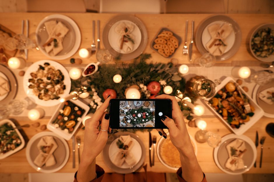 Phone-Free Dinner for a more intentional morning — lifestyle · Relationships