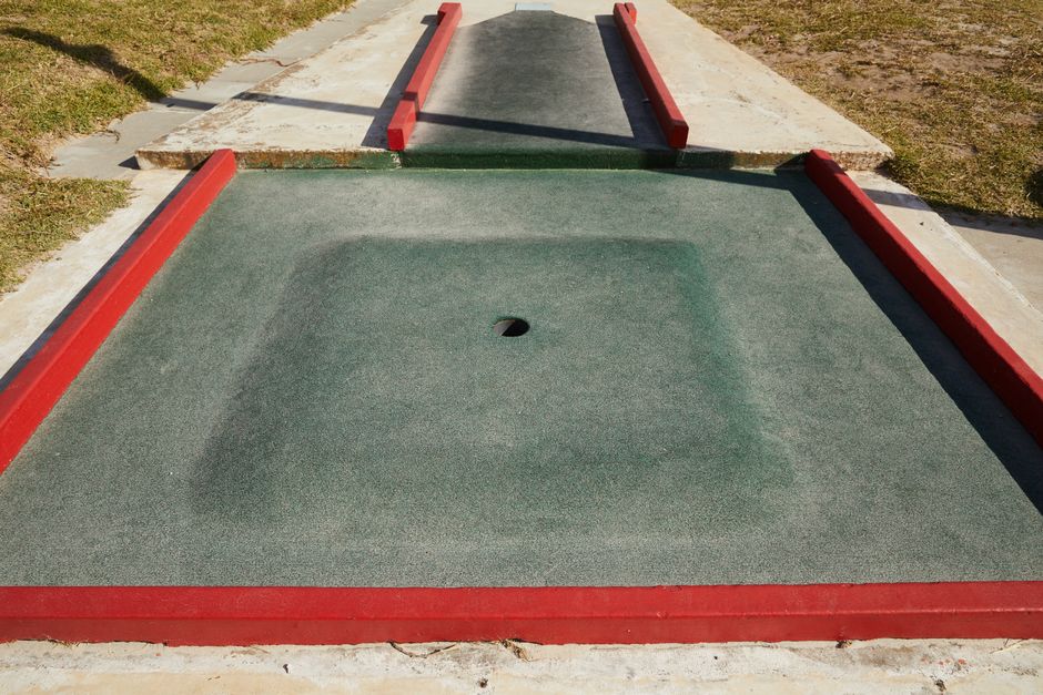 Mini Golf Outing for a confidence boost — lifestyle · Dating