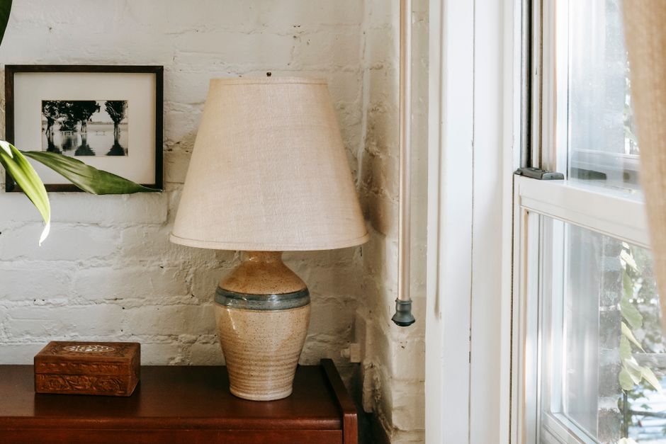 Ceramic Lamp for a rental-friendly refresh — home · Home Decor