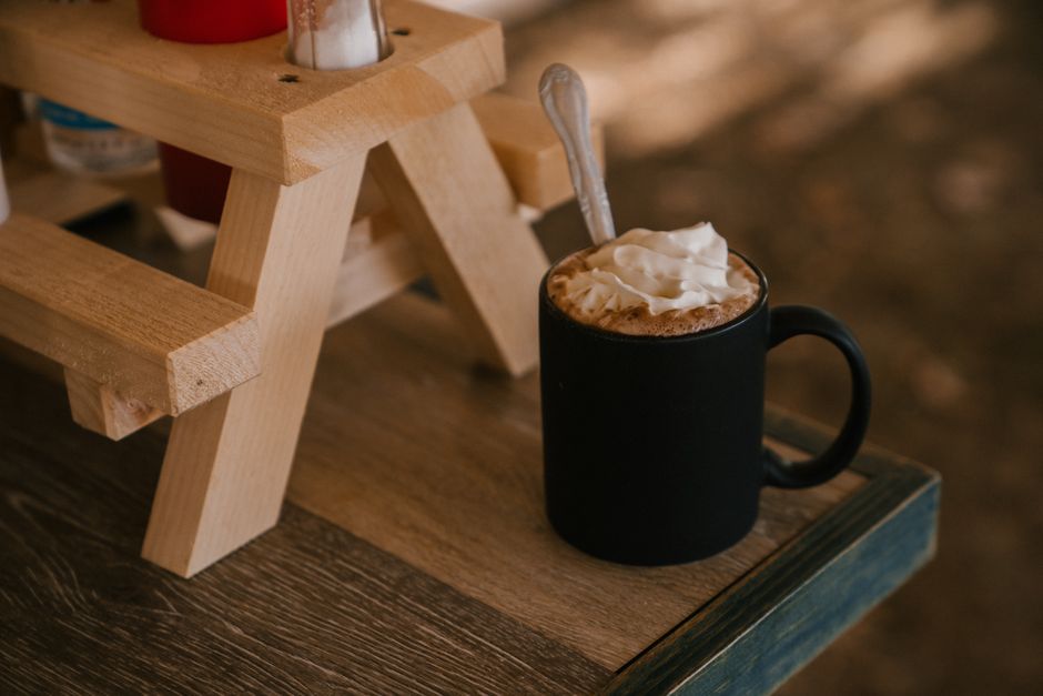 Hot Cocoa Bar for a photo-friendly table — celebrations · Christmas