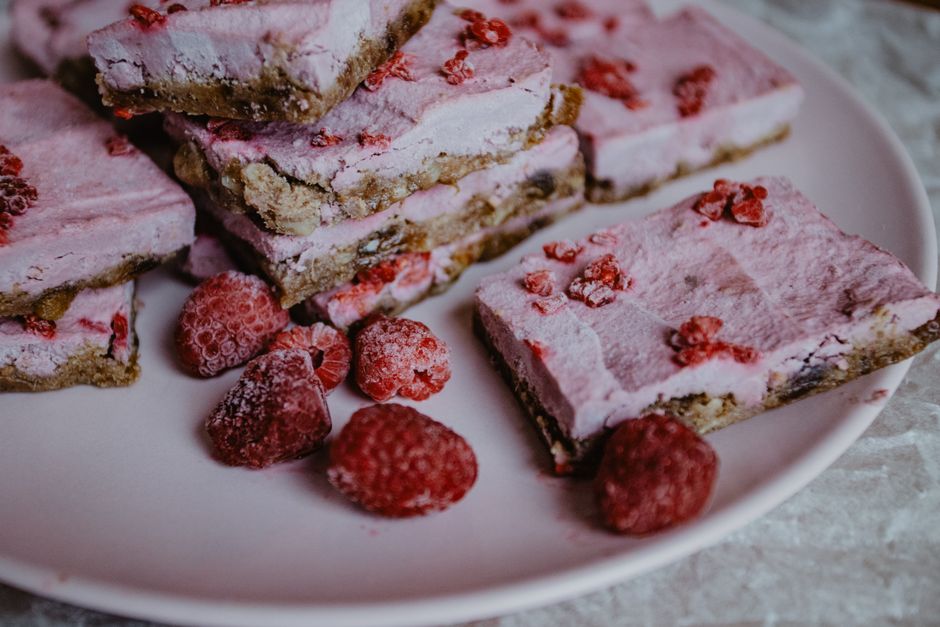 Lemon Berry Bars for a make-ahead dessert table — food · Desserts